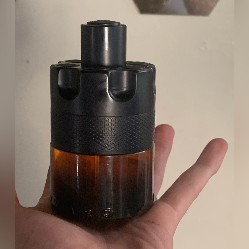 Good smelling cologne, amazing for any situation.